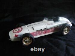 1/18 Carousel 1 Watson Roadster 1956 Indy 500 Winner N°8 Superbe