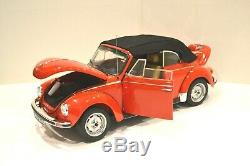 Altaya-Ixo 1/8. Volkswagen 1303 Cabriolet. Modèle monté + livre. Réf. M 07076