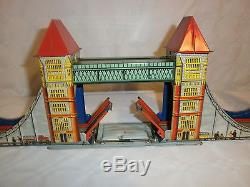 BEAU CIRCUIT TECHNOFIX TOWER BRIDGE, 1954, TOLE, MECANIQUE