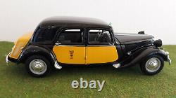 CITROËN TRACTION 15 CV 6 CYLINDRES 1952 TAXI ESPAGNE o 1/18 MAISTO 31821 voiture