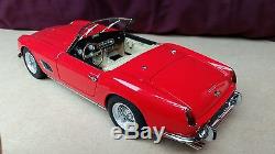 CMC 118 1961 Ferrari 250 GT SWB California Spyder Diecast Model M0-91
