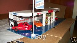 DINKY TOYS FRANCE GARAGE STYLE DEPREUX + 3 Dinky Toys Made in France
