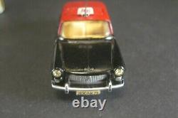 DINKY TOYS FRANCE. PEUGEOT 404 TAXI. REF 1400. + Boite