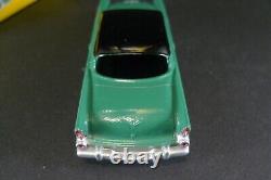 DINKY TOYS FRANCE. PLYMOUTH BELVEDERE. REF 24 D. + Boite. (lot2)