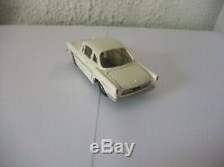 Dinky Toys 543 TRES TRES RARE RENAULT DAUPHINE BLANCHE