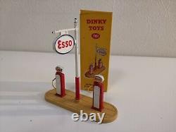 Dinky Toys 781 Petrol Pump Station Esso en Boîte d'origine (DTGB, pas Atlas)