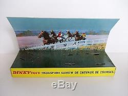 Dinky toys Savien transport de chevaux de courses réf 571 stock de magasin