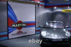 Diorama 1/18 atelier garage Martini Porsche BMW 118 car service center