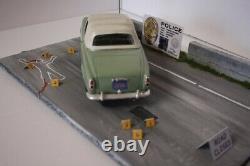 Diorama 1/18 voiture Columbo Peter Falk avec décoration scale 118