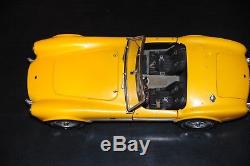 EXOTO 1-18 racing legend Ford Cobra 260 roadster 1962 Ref. 18123 yellow