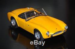 EXOTO 1-18 racing legend Ford Cobra 260 roadster 1962 Ref. 18123 yellow