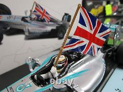 F1 MERCEDES W05 # 44 GP ABU DHABI 2014 HAMILTON + drapeau 1/18 SPARK 18S159 form