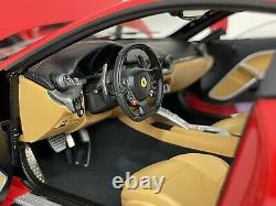 Ferrari F12 Berlinetta 1/18 Hotwheels Élite