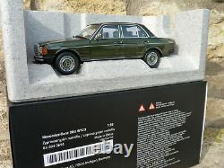 NOREV B66040654 Mercedes Benz 200 berline de 1980 W123 au 1/18 VERT CYPRESS