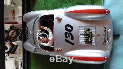 PORSCHE 550 A Spyder # 130 + FIGURINE JAMES DEAN 1/18 SCHUCO 450033200 voiture m