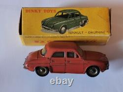 Renault Dauphine Dinky Toys ref. 24E Jantes concaves, vitré, châssis laqué 1/43
