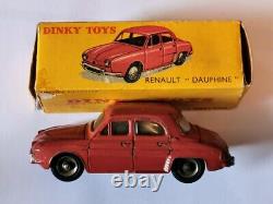 Renault Dauphine Dinky Toys ref. 24E Jantes concaves, vitrée, châssis laqué 1/43