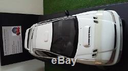 SUBARU IMPREZA WRX 4DRS blanc 1/18 AUTOART 78621 voiture miniature de collection