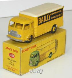 Simca Cargo En Metal. Dinky Toys, 1/43. 33 An. Made In France. Circa 1950