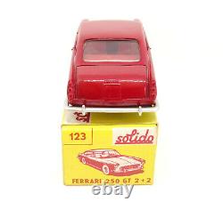 Solido Modèle n° 123 Ferrari 250 GT 2+2 de 1966 Rouge int rouge TRES RARE