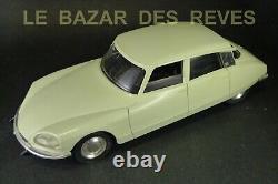 TRIX / SLJ. CITROEN DS 21. (radio, non fonctionnelle)